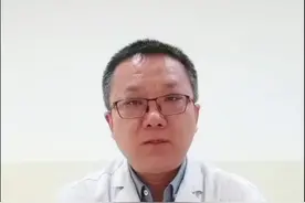 左下肋骨下面隐隐作痛，可能的原因有哪些？ 左下肋骨下面隐隐作痛，可能的原因有哪些？#硬核健康科普行动 #年度健康知识干货大赏 #肋骨下方疼痛是什么原因 #胸痛 #医学科普视频封面