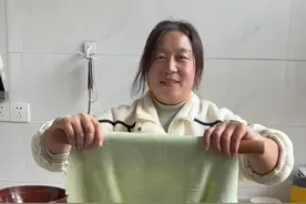 家常便饭百吃不厌，做个菠菜汁面条，又有颜值又好吃，孩子们特别喜欢#农村生活 #面条 #菠菜面 #农家美食 #家的味道