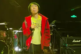 摩擦摩擦一步两步 是魔鬼的步伐#我的滑板鞋 #庞麦郎