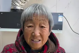 巨好吃的软面葱花饼做法 全程不用手和面的软面葱花饼做法真的是太简单了，柔软多层，新手也能一次成功#葱花饼#家常烙饼#油饼#绸缎大饼@抖音短视频