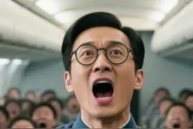 🔥张振海带老婆孩子劫机，要叛逃韩国，结果被机长一脚踹下飞机。#真人真事 #万万没想到