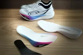 经典的碳板跑鞋是如何研发的 #鞋知识 #碳板的作用视频封面