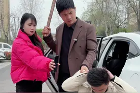 下车一定要锁好门窗，不要给坏人有可趁之机！#邪不胜正#暖阳欣小丫视频封面