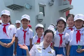 我的好大哥回来啦 都让让 #海南舰 #人民海军 #海巡03