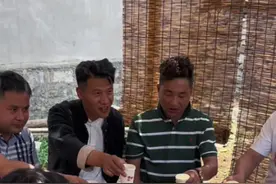 全羊宴 快入伏了，喊上仁兄弟一起煮个小山羊，喝羊肉汤，吃全羊宴。大口吃肉实在太爽了#乡村守护人 #地方特色美食