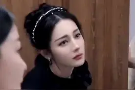 #娱乐 #女明星  #迪丽热巴  全身上下都美得无可挑剔，这个身材用腿精来形容她都不为过视频封面