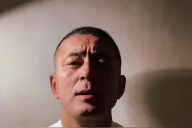 不是所有的歌都能入耳，但总有那么几句歌词能穿越喧嚣，直抵心灵。#喜欢演绎的70后 #清场#付豪视频封面