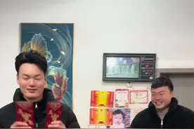 给侄子发压岁钱咯 希望他们健康快乐成长#压岁钱 #过年红包 #压岁钱的仪式感视频封面