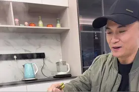 脆肉鲩清水鱼片打边炉🍲火锅😍😍😍我都会用点盐把鱼肉先腌制一下，这样子吃起来的鱼片我觉得会嫩滑一点😋😋😋#顺德美食 #打边炉 #脆肉鲩 #火锅 #舌尖上的美食视频封面