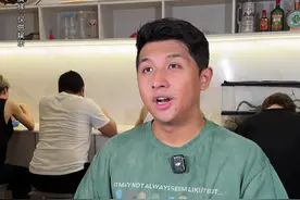 为什么有的店生意越来越好？ 原来是#被游戏异世界的装备硬控了 #头号玩家请就位