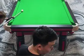 宝宝，临走必须蹭他一顿宵夜#火山哥王灿 #海南李宝宝 #九球追分