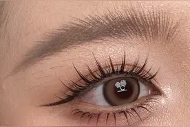 超级详细的保姆级别的线条眉教程视频分享来啦，#画眉教程 #新手画眉教程 #零基础学化妆 #野生眉的画法 #画眉技巧 @DOU+上热门 @DOU+小助手