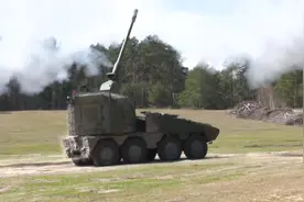 德国展示新式RCH 155轮式自行榴弹炮