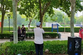 “廊坊市老年人坐公交免费。自娛自乐…开心快乐！视频封面