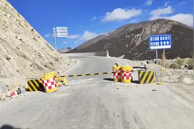 德钦往香格里拉方向老的214国道封闭了 #梅里雪山 #白马雪山视频封面