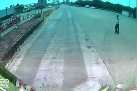 装ETC 还是有好处的，要是走人工车道😱视频封面