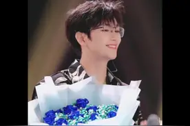 我慢慢不再是一个男孩……#小月亮