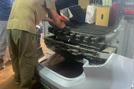 蔚来es6安装拖车杠拖车钩，线束。倒车灯检测不出来信号线视频封面