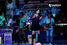 女歌手打人完整版歌曲#女歌手麦克风打人 #泰国女歌手话筒砸人