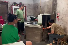 朋友和故事都在路上，前十几年期间骑自行车视频封面