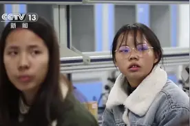 我家00后丨邹晴：背着妈妈上大学视频封面