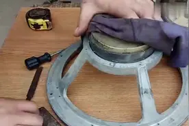 扬声器上的磁铁如何取下？看完这个视频才恍然大悟！视频封面