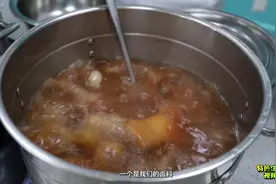 近路卤菜教程之黄卤水制作及配方大公开，卤出的三黄鸡让人流口水视频封面