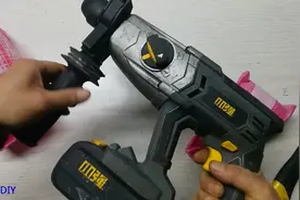 又给自己添了件工具！小强的锂电电锤！二手的花了四百块钱视频封面