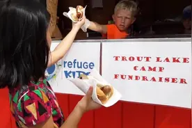 中国小姑娘在美国家庭里的成长记录，小姑娘格格长大了