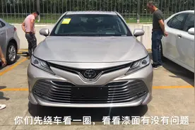 新车19.98万，小胡兄弟，贷款2年6万，父子俩一起提新车