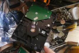 老杜电脑：硬盘容量与实际不符差距较大 简单实用的快速恢复方法视频封面