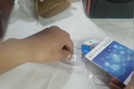 电脑没有蓝牙功能别着急，教你用一个插头搞定，学学吧视频封面