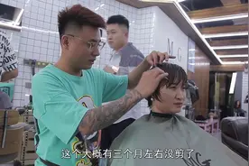 短发到长发如何修剪更自然？理发师帮美女修剪后，气质更显温柔