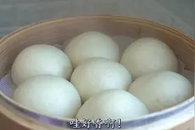 今天教大家做糯米包，松软咸香，好吃美味，做法简单！