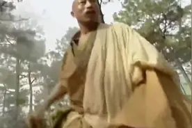 令狐冲多次相救恒山派却自称吴将军，田伯光：此人应该姓令狐才对