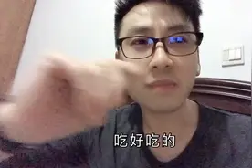 大叔咖喱感叹30岁以后时间过的真快，喝口牛奶压压惊。