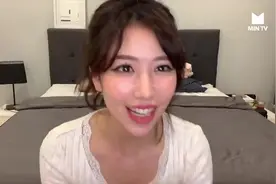 越南当红美女歌手AMIN的自我介绍！大白兔奶牙超级可爱的一个！视频封面