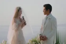 郭碧婷向佐婚礼现场，萧敬腾深情献唱《Marry ME》，向华强泪目