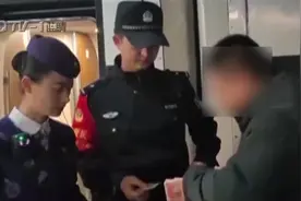 粗心男子将装巨款背包落在高铁，列车长和乘警4小时迅速找回视频封面