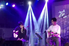 花粥这首《一腔诗意喂了狗》，歌词比歌名还奇葩，听的直上头