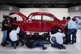 美国大众工厂为1966年的甲壳虫翻新，跑了56万公里，这才是真翻新