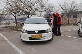 为了防止直角转弯后轮压角，还有这样的小技巧