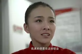 天使艾美丽：原来空姐还得接受这种训练，要求真高，低估她们了！