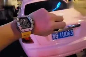 小小小酷哥 不让劳斯莱斯停边上，搭讪妹子的底气都没了！！视频封面