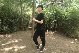 每天原地坚持鸭子式竞走80次，瘦内脏脂肪，肚子一天比一天平！视频封面