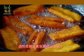 老妈炸的玉米面油条真好吃，蓬松香酥，个个空心，比卖的都好吃