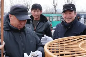 北京最大的鸽子市场，老北京观赏鸽4万一对儿，个顶个儿的漂亮！视频封面