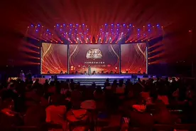 农民歌手小阿青演唱《梅花泪》现场版，音乐人祁隆监制，婉转灵动图片