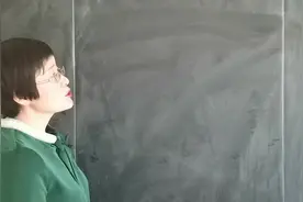 排列组合  六个人站一排，甲不站两端，有多少种排法？