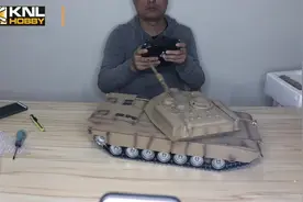 小金的模型开箱 1/16恒龙模型M1A2坦克模型 沙漠黄